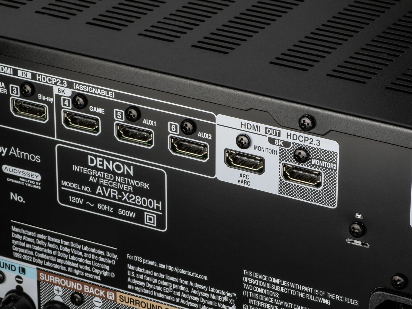 Denon AVR-X2800H DAB: 7.2-kanalni 8K AV sprejemnik z HDMI 2.1 priključki za vrhunsko izkušnjo igranja iger in gledanja filmov.