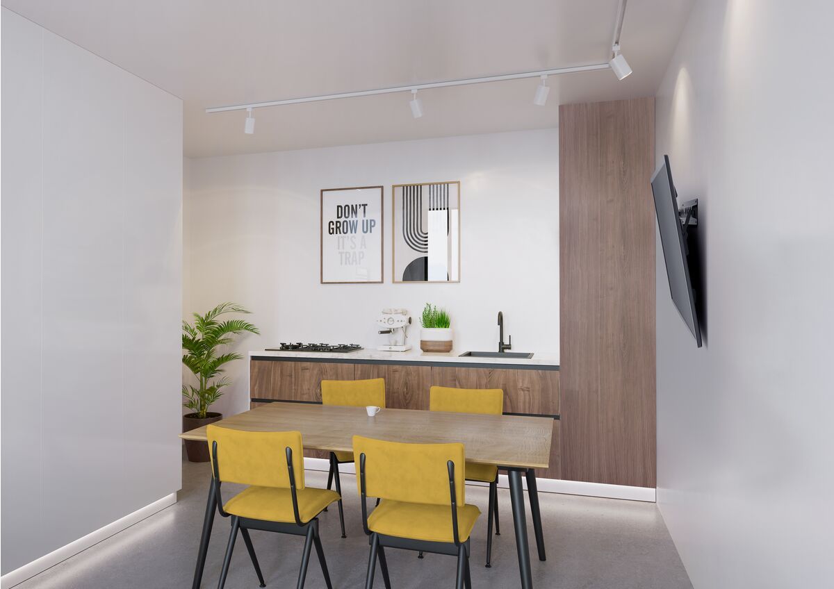 Vogels MA 4010: Zanesljiv stenski nosilec za velike in težke televizorje, ki omogoča nagib za optimalen kot gledanja.