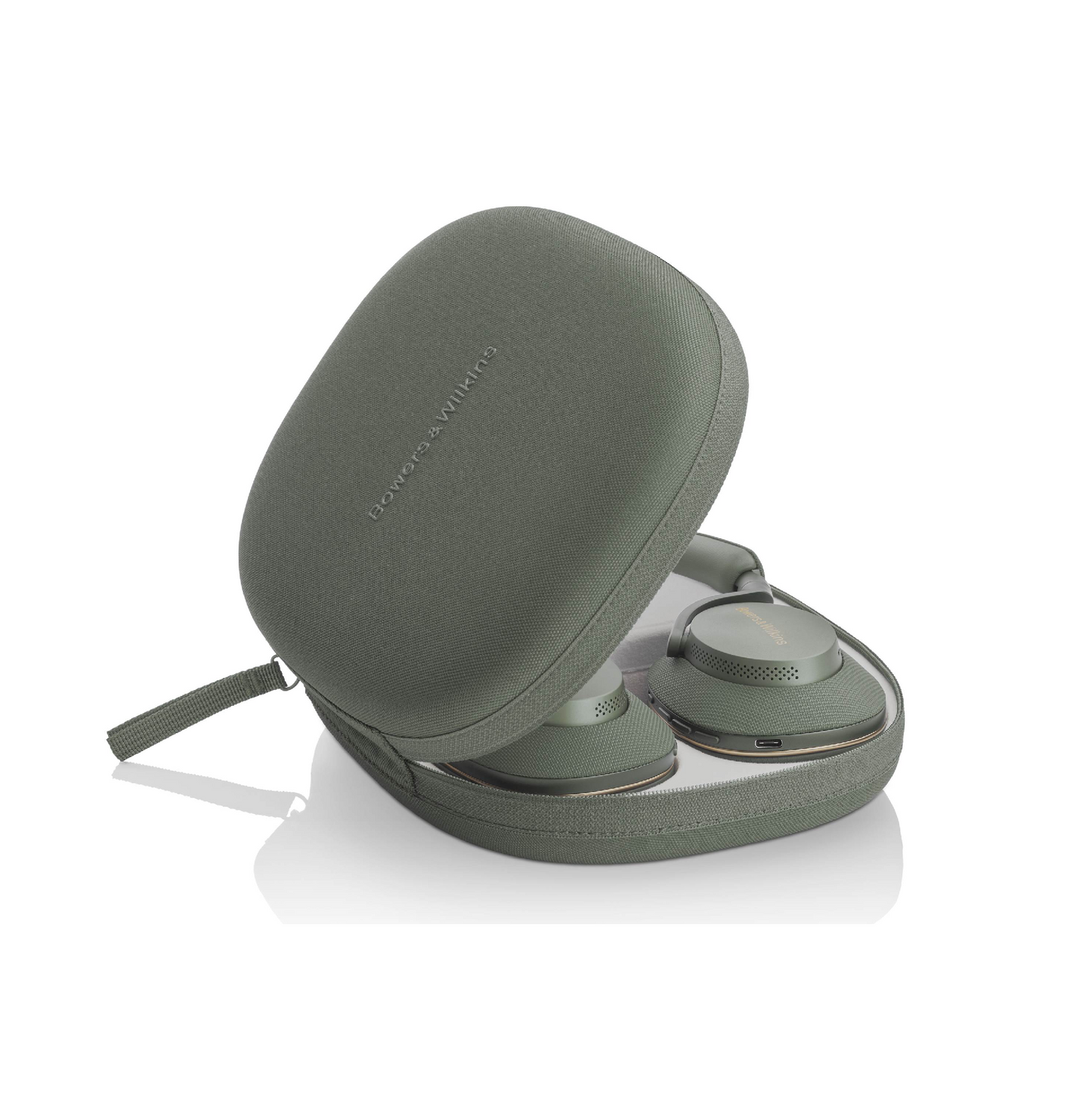 Bowers & Wilkins PX7 S2e Forest Green naglavne slušalke v elegantni torbici za shranjevanje in prenašanje, ki ščiti edinstveno zeleno barvo.