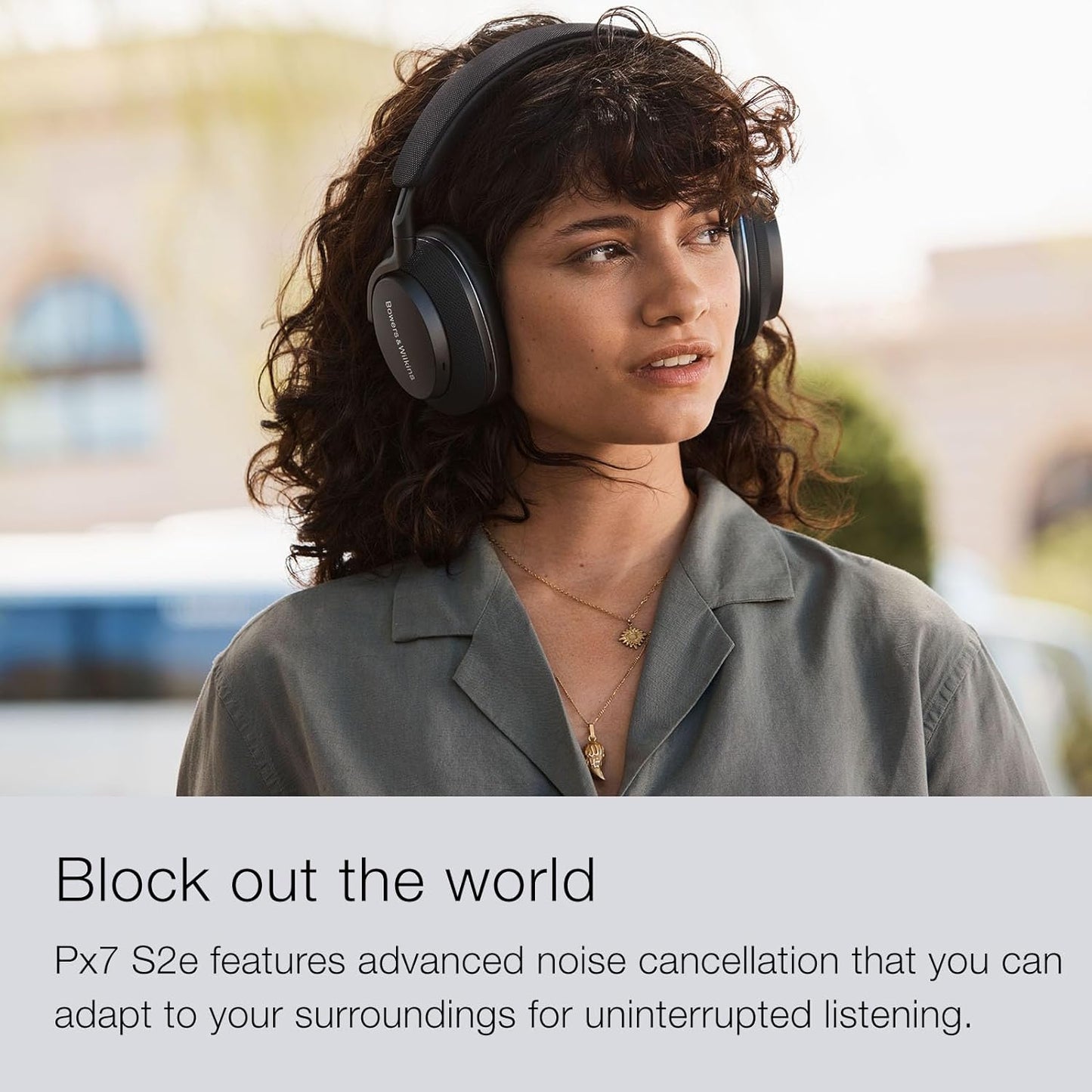 Bowers & Wilkins PX7 S2e Forest Green: Edinstvena zelena barva in vrhunski zvok za individualen stil in izjemno poslušanje.