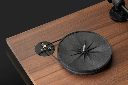 Pro-Ject E1 BT - Gramofon s predojačevalcem in Bluetoothom
