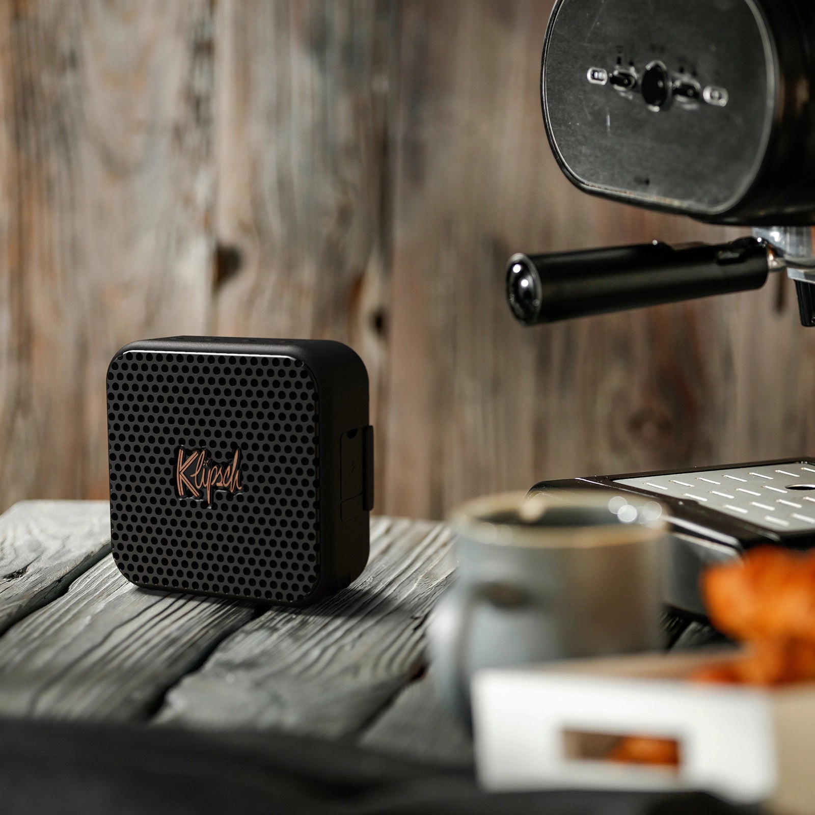 Klipsch Austin – zmogljiv prenosni zvočnik za vsako priložnost.
