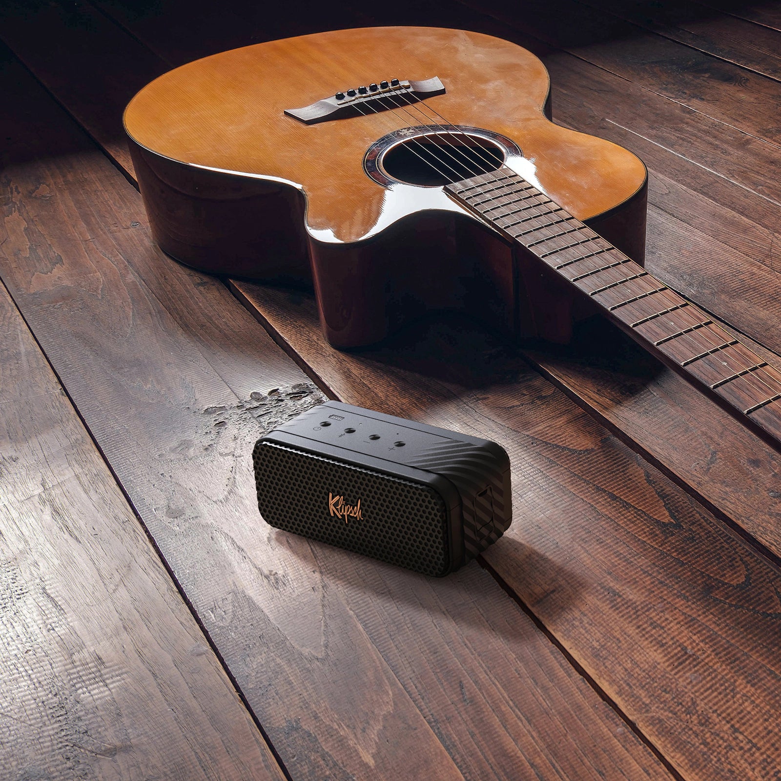 Klipsch Nashville – vrhunska povezljivost in vgrajen mikrofon.