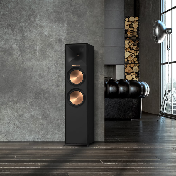 Klipsch Reference R-800F – zmogljiv samostoječi zvočnik za hišni kino