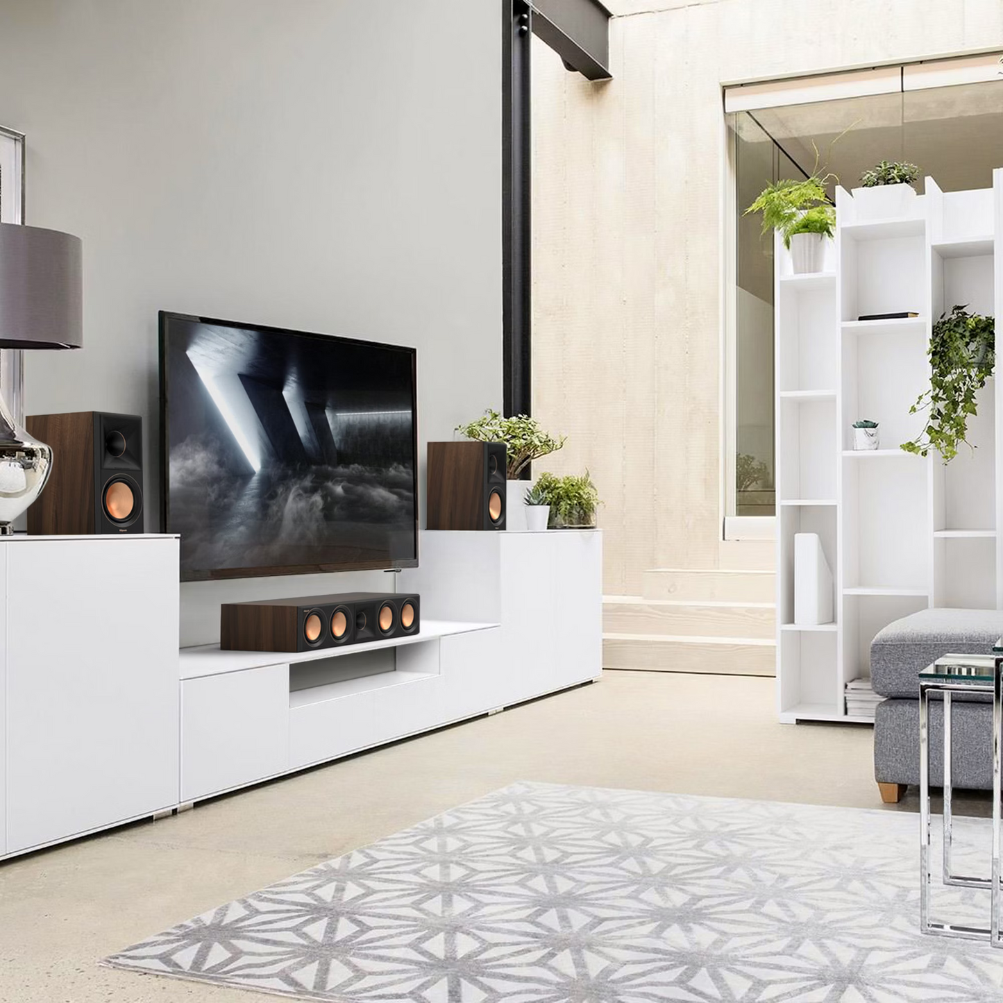 Eleganten in zmogljiv: Klipsch RP-500C II centralni zvočnik se bo odlično vklopil v vaš domači kino.
