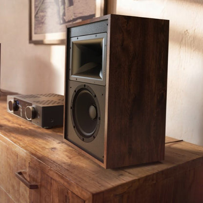 Klipsch Rebellion Heritage bookshelf zvočnik v hisnem kinu z onkyo Icon ojacevalcem