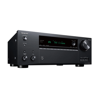 Sprednji pogled na Onkyo TX-NR 7100 – Črn AV sprejemnik s prikazovalnikom, gumbi in glavno glasnostjo.