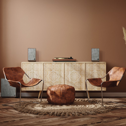 Kinematografski bas s 100W ojačevalnikom – Klipsch Heritage Pro Media 2.1 za vrhunski zvok.