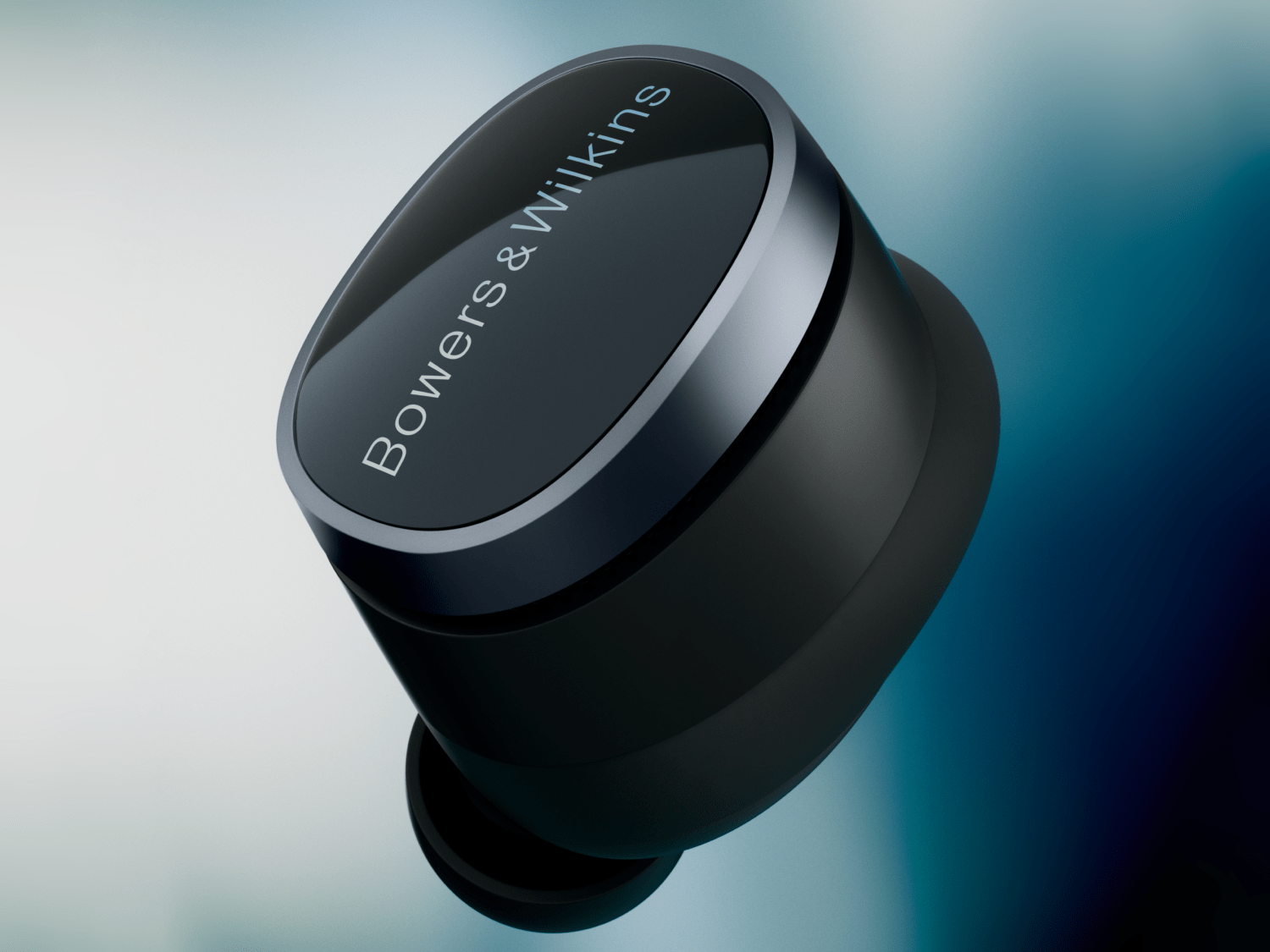 Podrobna slika Bowers & Wilkins Pi8 Anthracite Black, ki prikazuje prefinjeno antracitno črno barvo in kakovostne materiale.