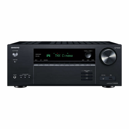 LED zaslon Onkyo TX-NR6100 med delovanjem | Prikaz informacij o trenutnem vhodnem signalu, glasnosti in podprtem avdio formatu, kot sta Dolby Atmos ali DTS:X.