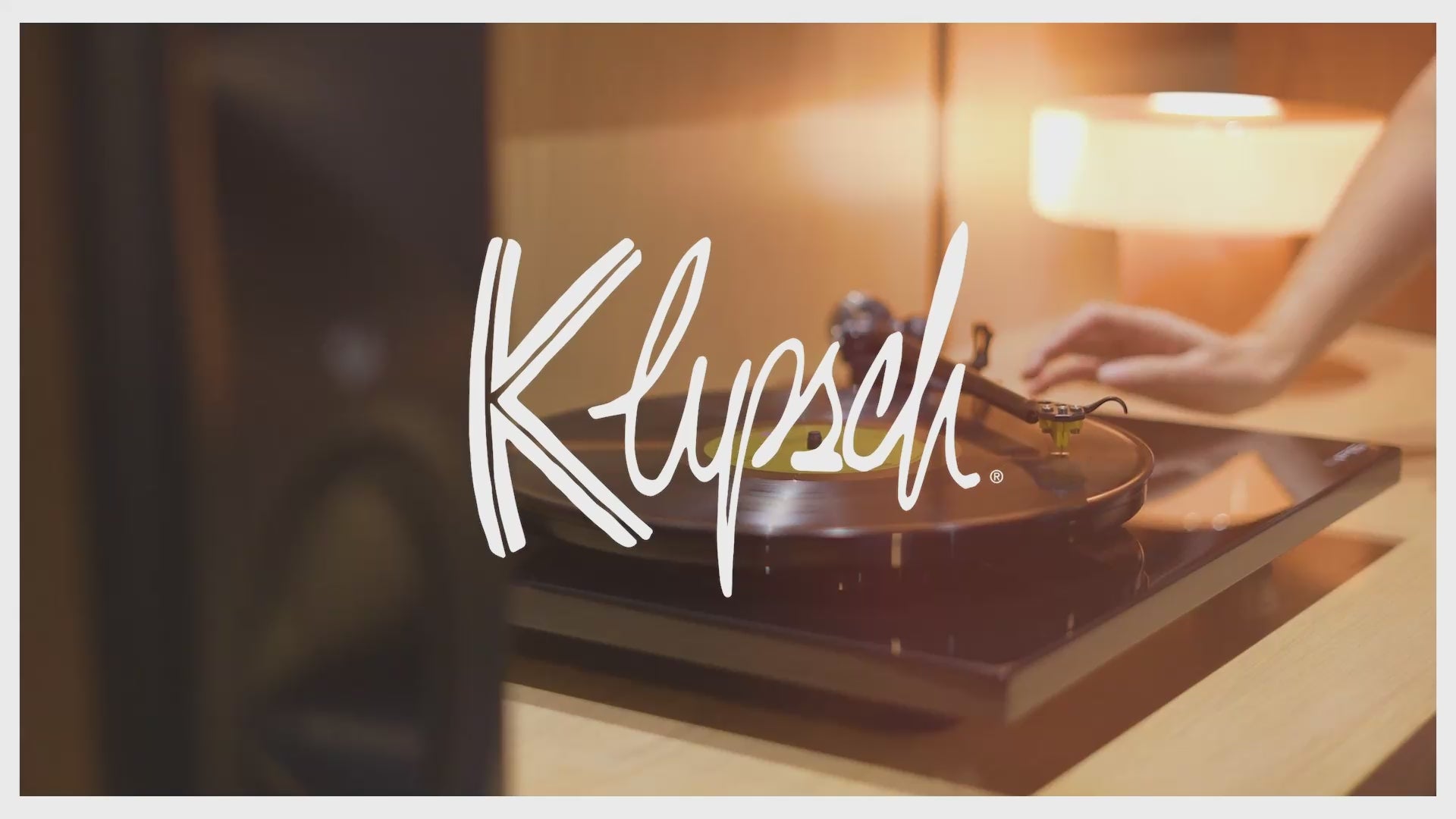 Naloži videoposnetek: Video predstavitev zvočnikov Klipsch Heritage The fivesII, The Sevens II in The Nines II – aktivni hi-fi zvočniki z legendarno horn tehnologijo in best in class zvokom.